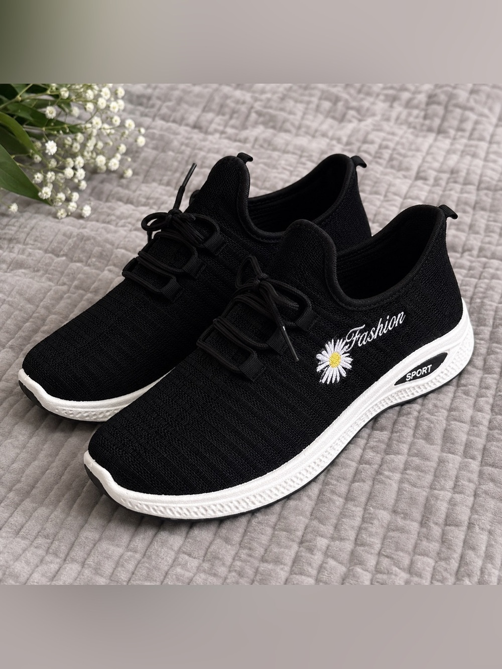 Black Sneakers with Daisy Design
